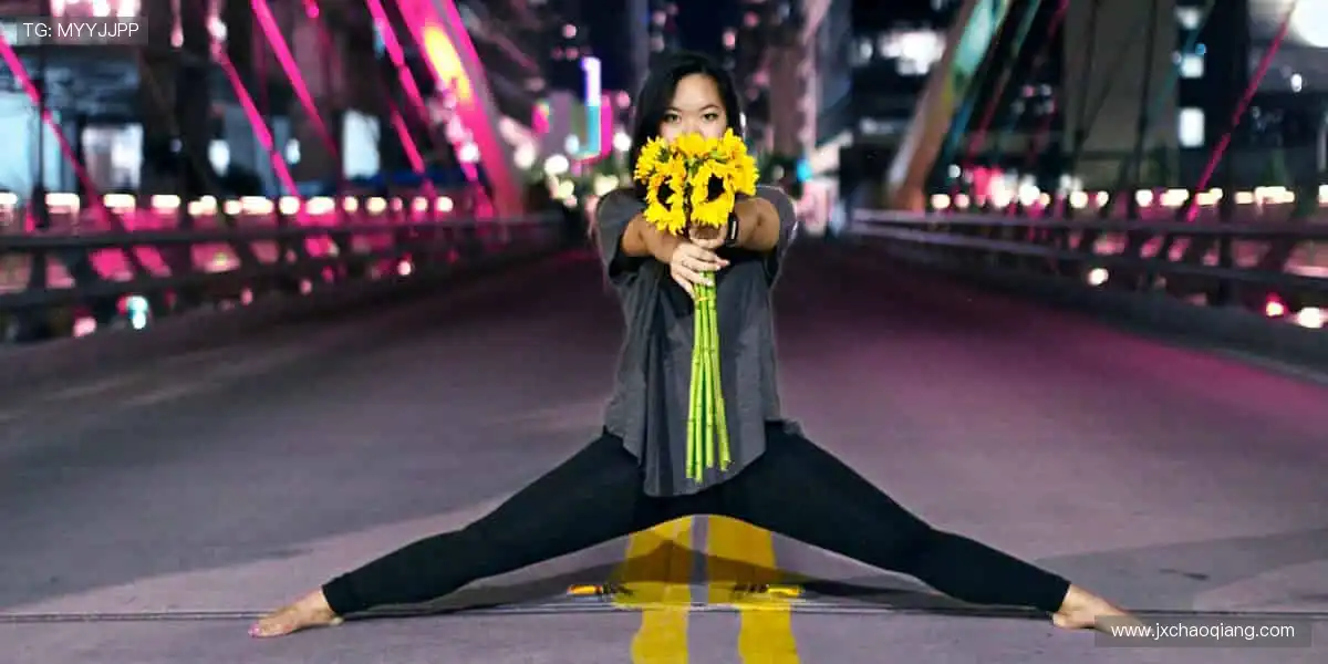 🎮 实时比分，弹幕狂欢，这里永不冷场！